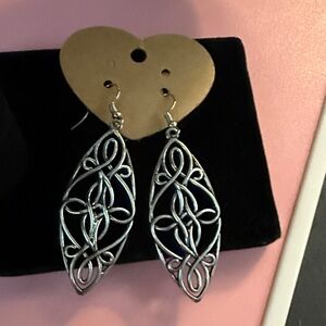 Keltic look silver colored dangle earrings